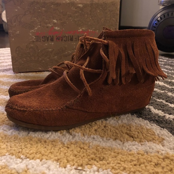 Minnetonka Fringe Moccasin, Sz 2 - Picture 2 of 6